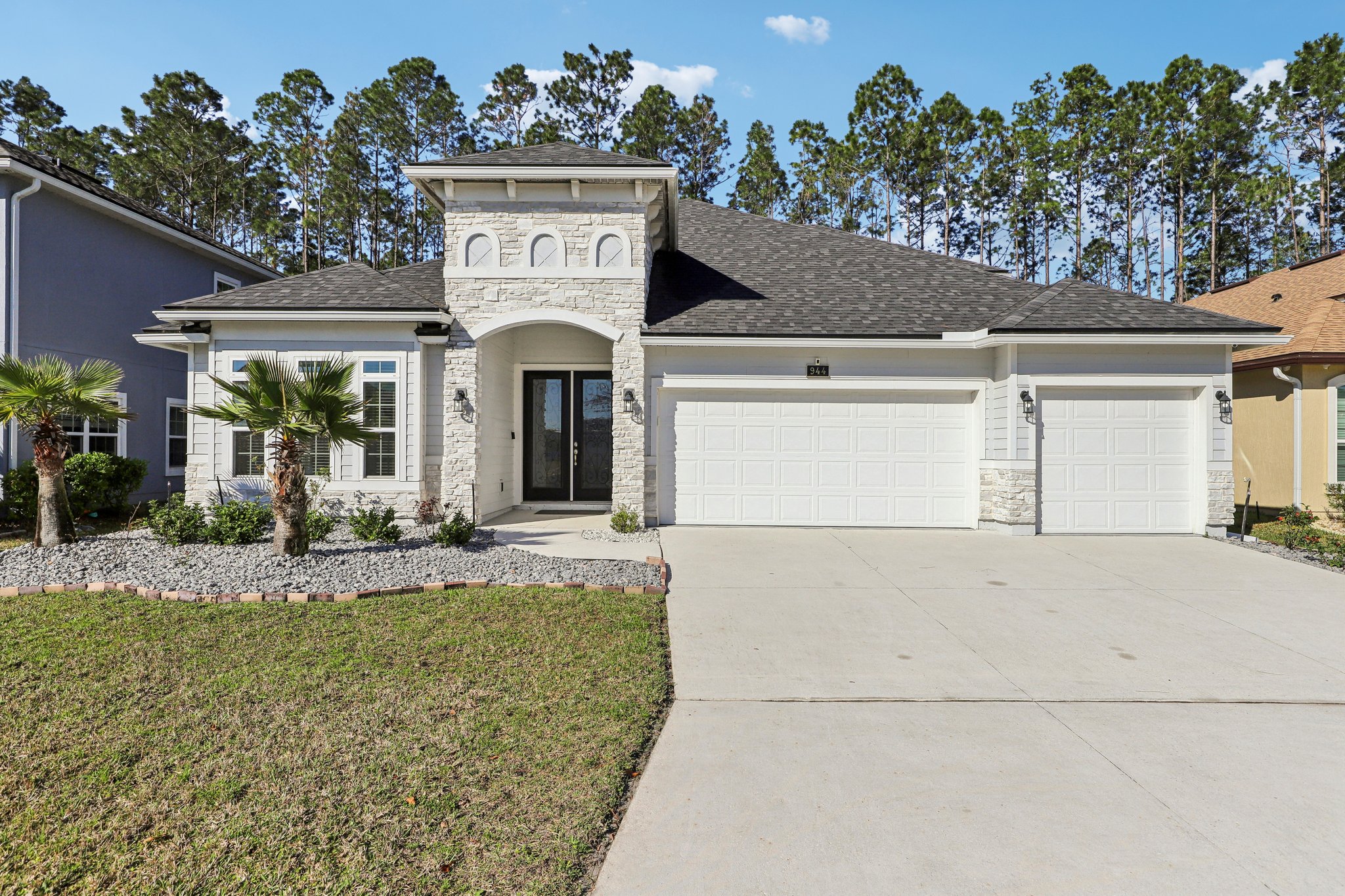 944 Laurel Valley Dr front photo